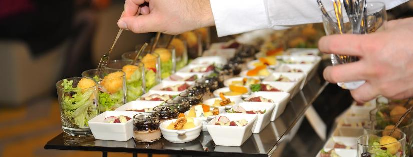 Cocktail dînatoire, buffet ou menu gastronomique ? Les formats préférés des Français